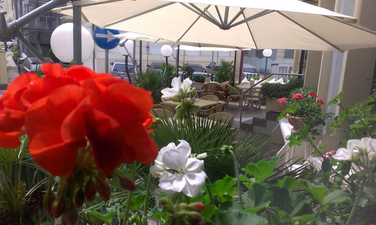 Hotel Arpa ริมินี ภายนอก รูปภาพ