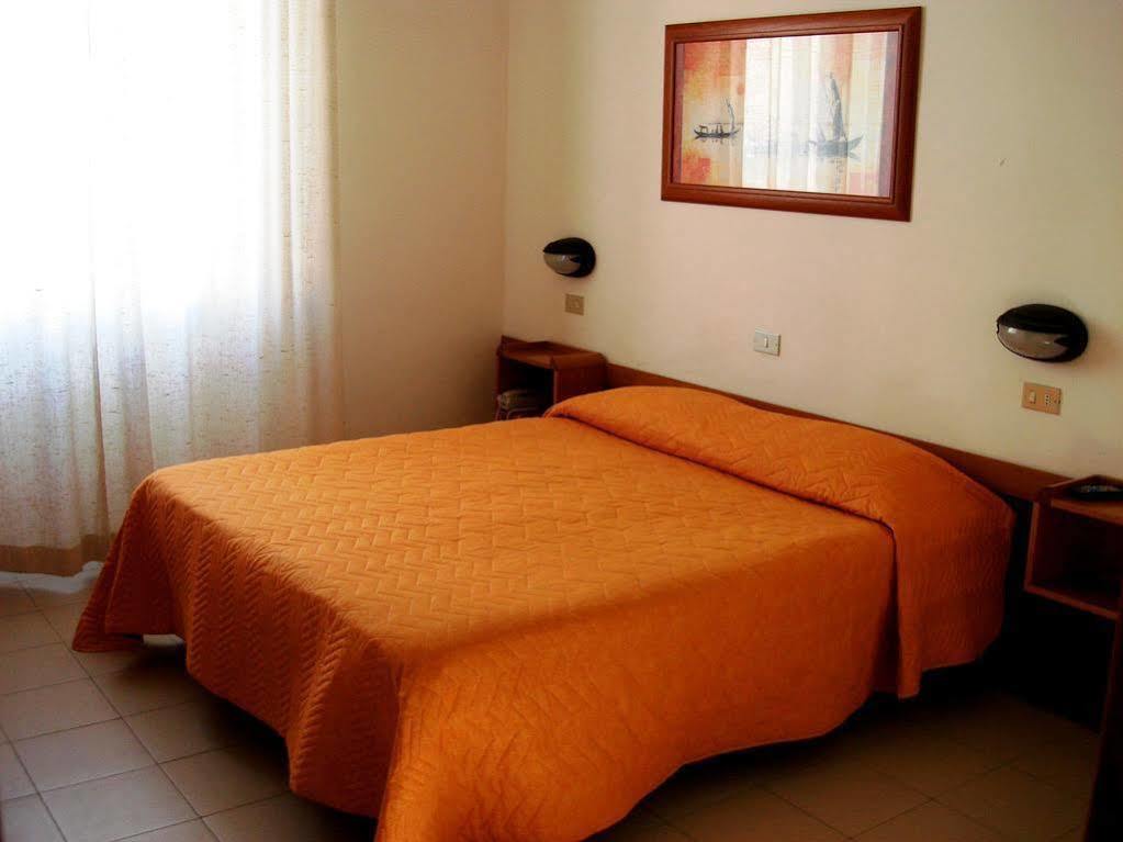 Hotel Arpa ริมินี ภายนอก รูปภาพ