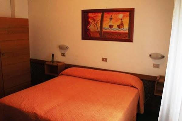 Hotel Arpa ริมินี ภายนอก รูปภาพ